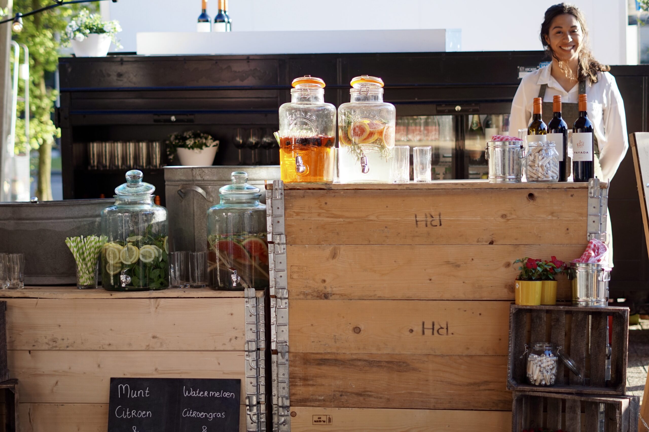 Limonade bar huren? Huur een limonade bar op locatie bij Festibar!